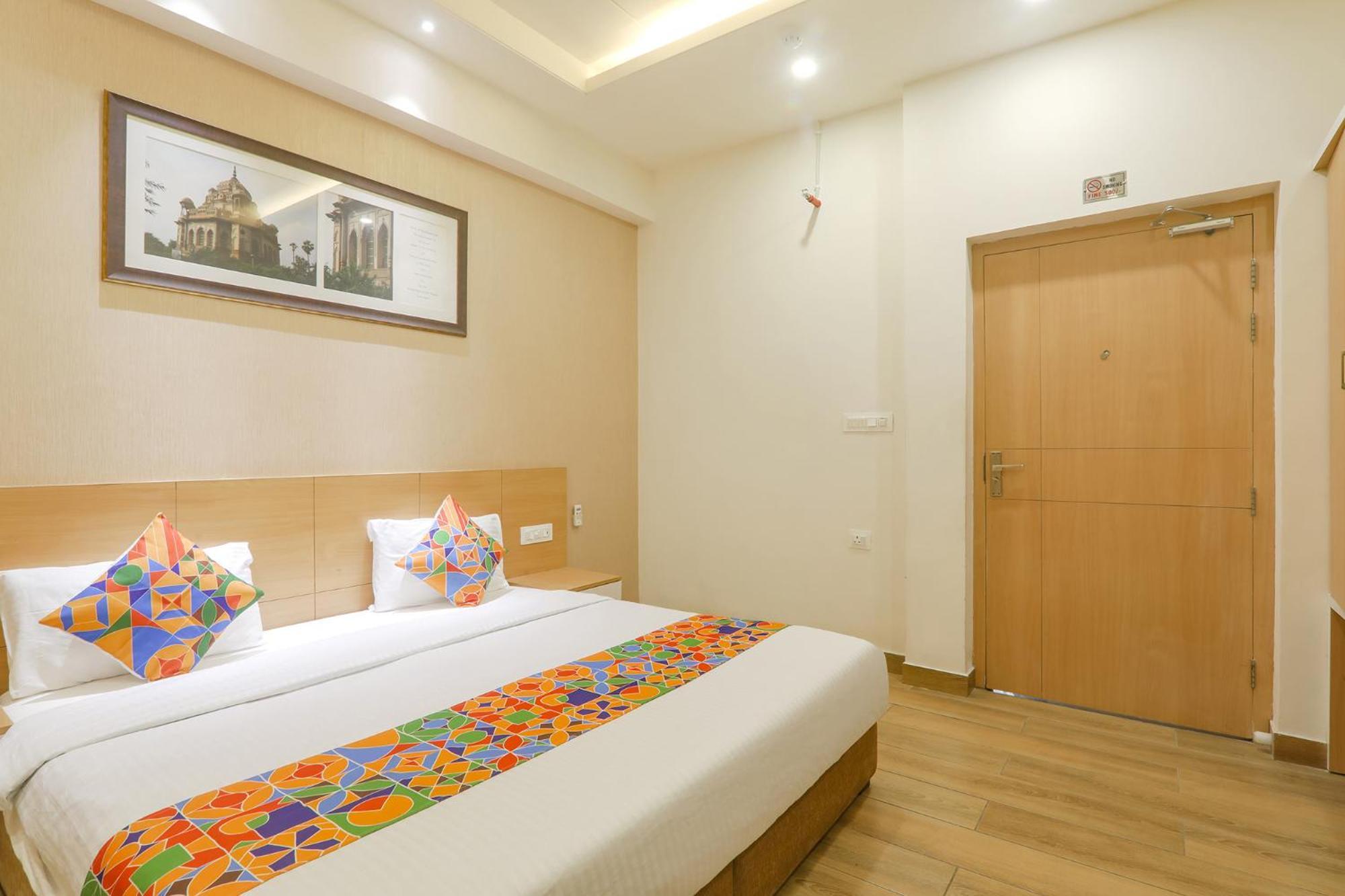 Fabhotel Raghubar Kripa Lucknow Exteriör bild