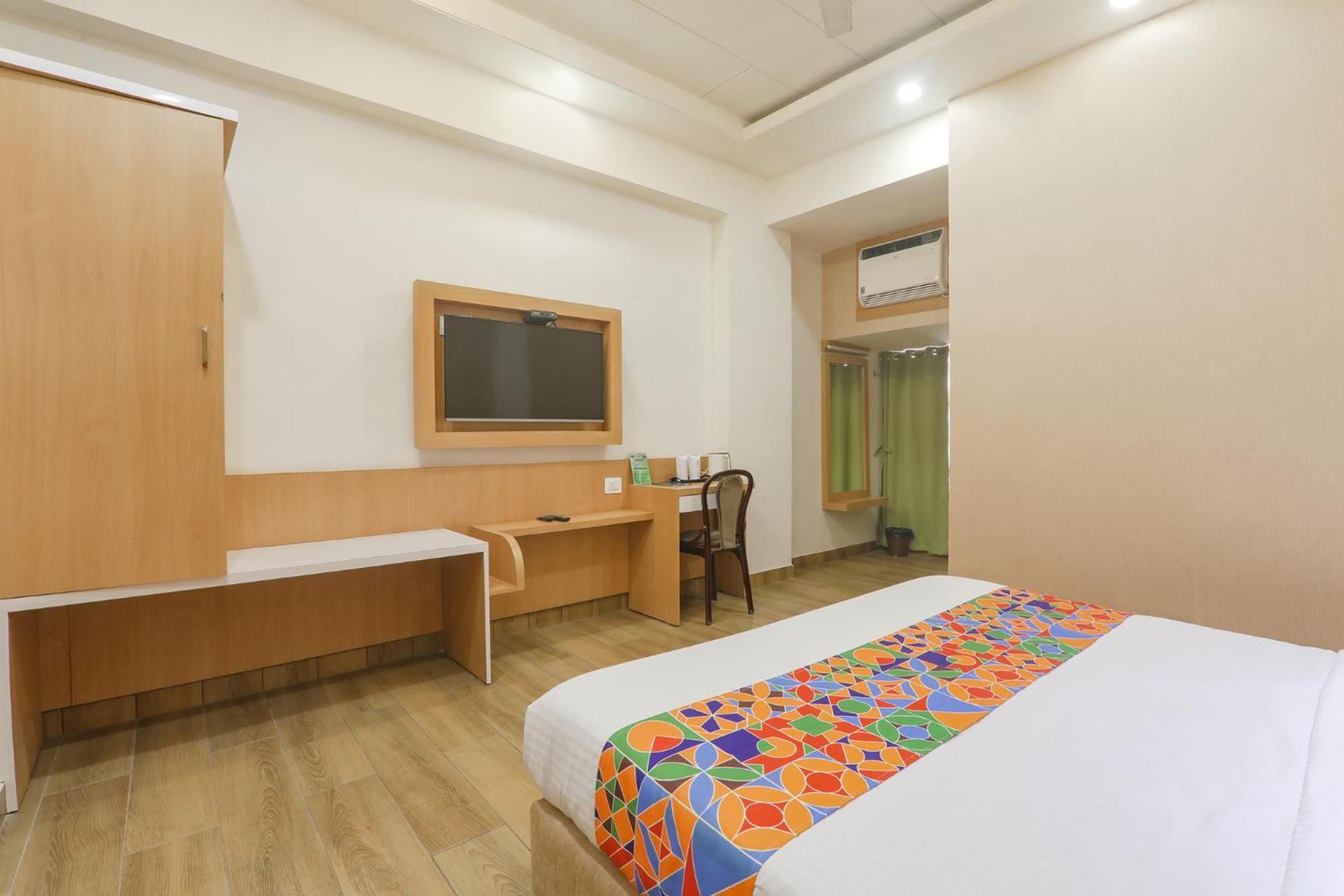 Fabhotel Raghubar Kripa Lucknow Exteriör bild