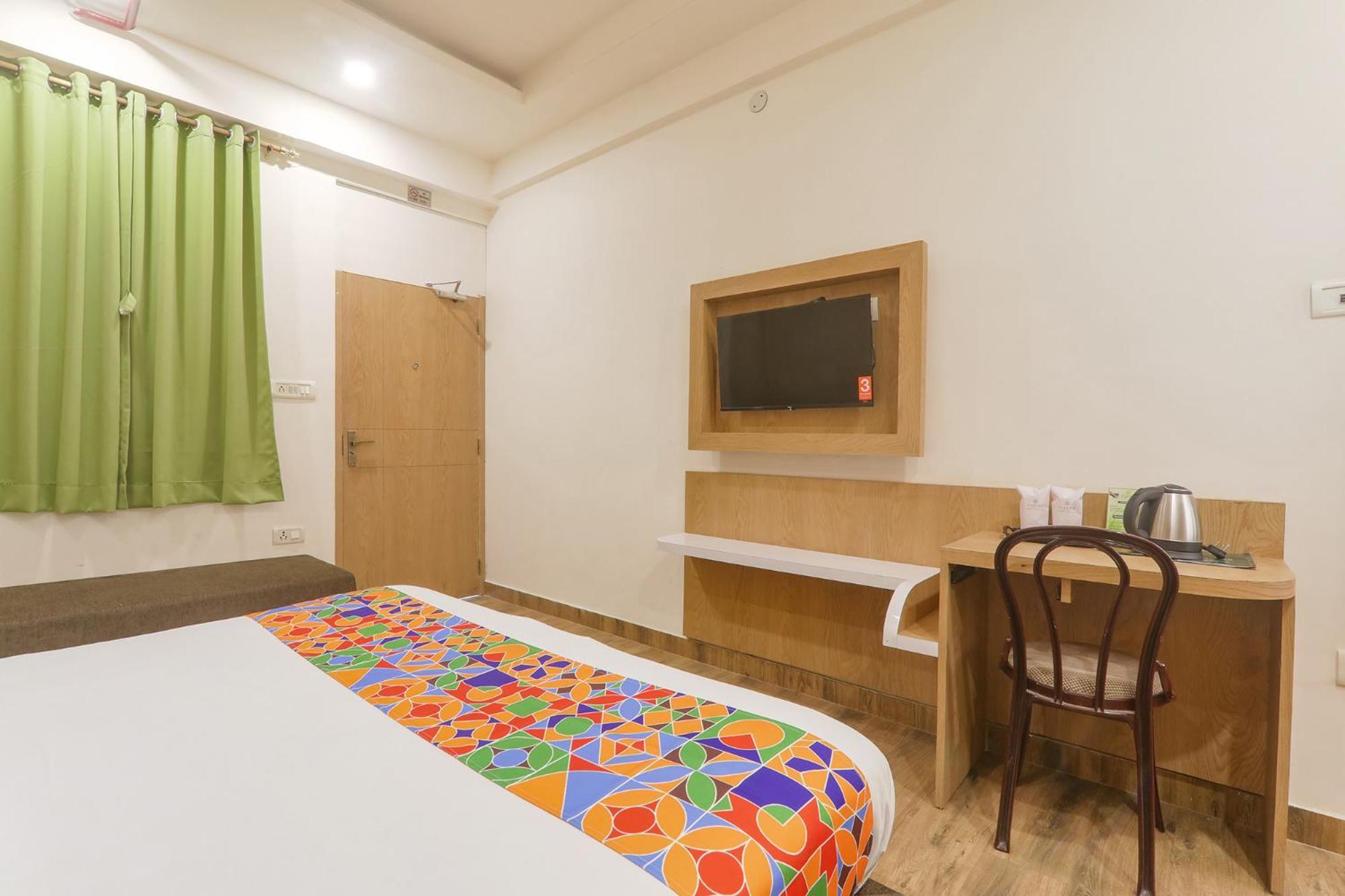 Fabhotel Raghubar Kripa Lucknow Exteriör bild